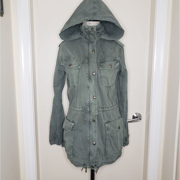 TALULA Aritzia Spring Summer Jacket - Picture 2 of 13